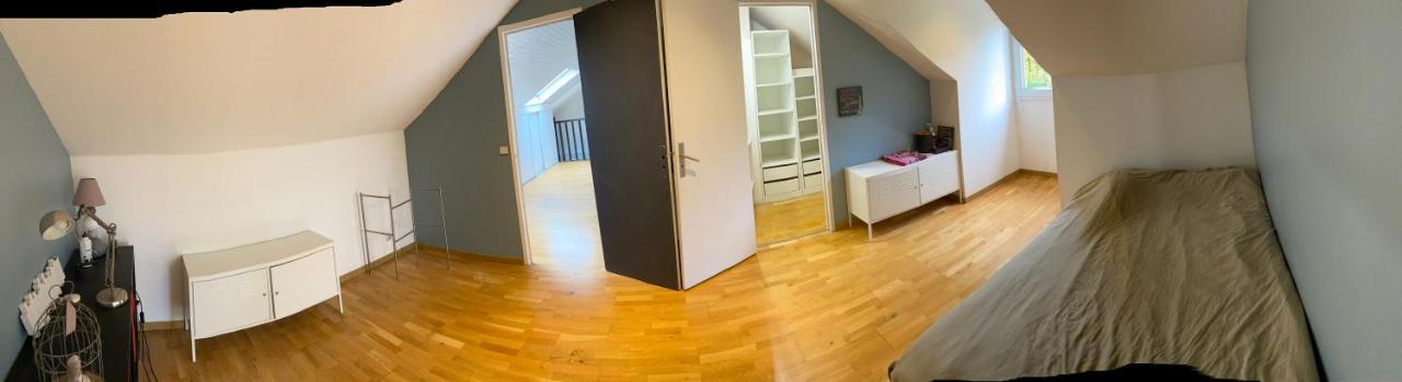 Une belle chambre au calme chez un compositeur de dessins animés Ormesson-sur-Marne Exterior foto