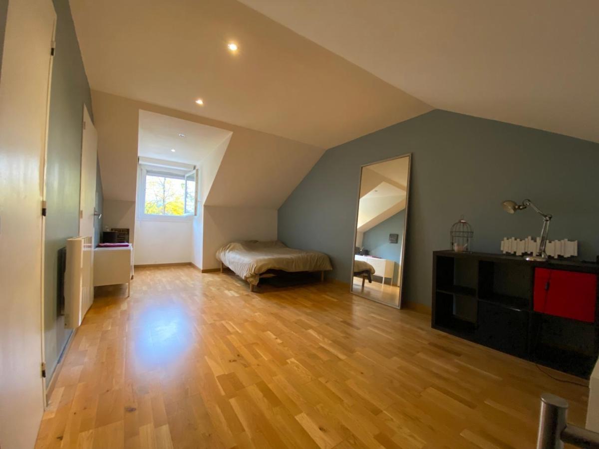 Une belle chambre au calme chez un compositeur de dessins animés Ormesson-sur-Marne Exterior foto